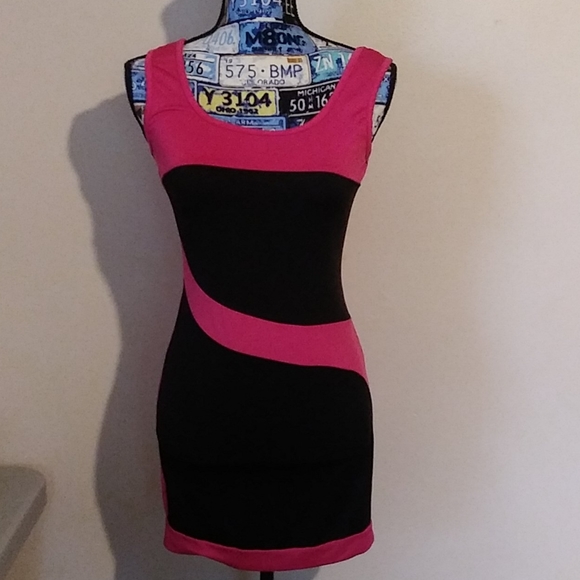 pink and black bodycon dress